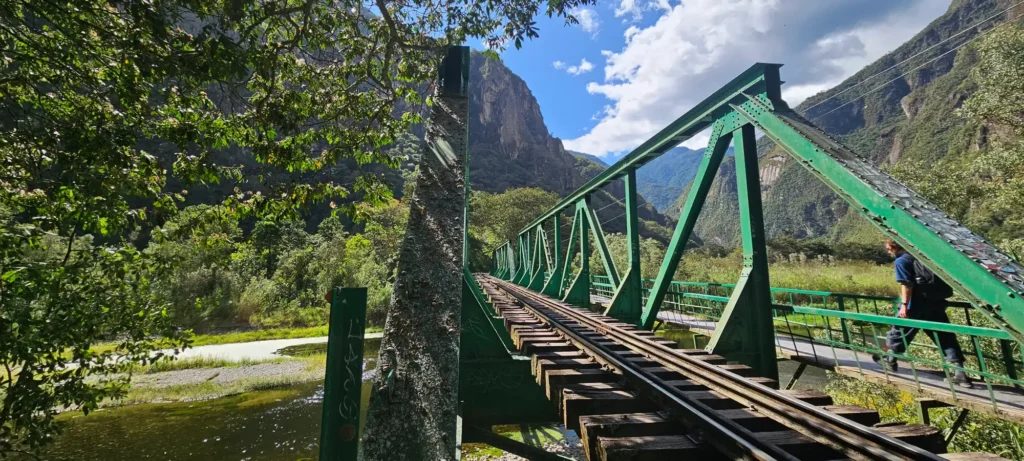 Cómo llegar a Machu Picchu por Hidroeléctrica: guía completa para una ruta alternativa