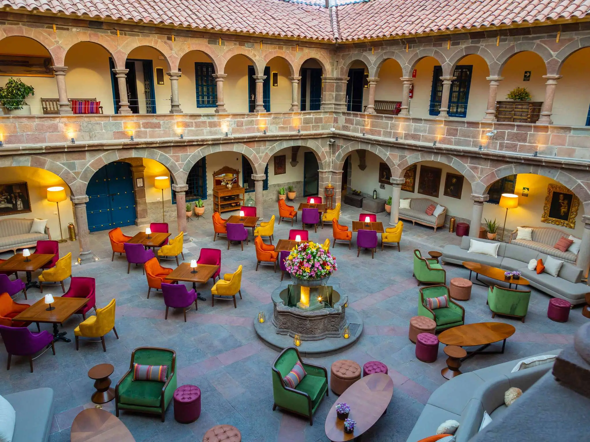 Patio Colonial del Hotel Novotel Cusco