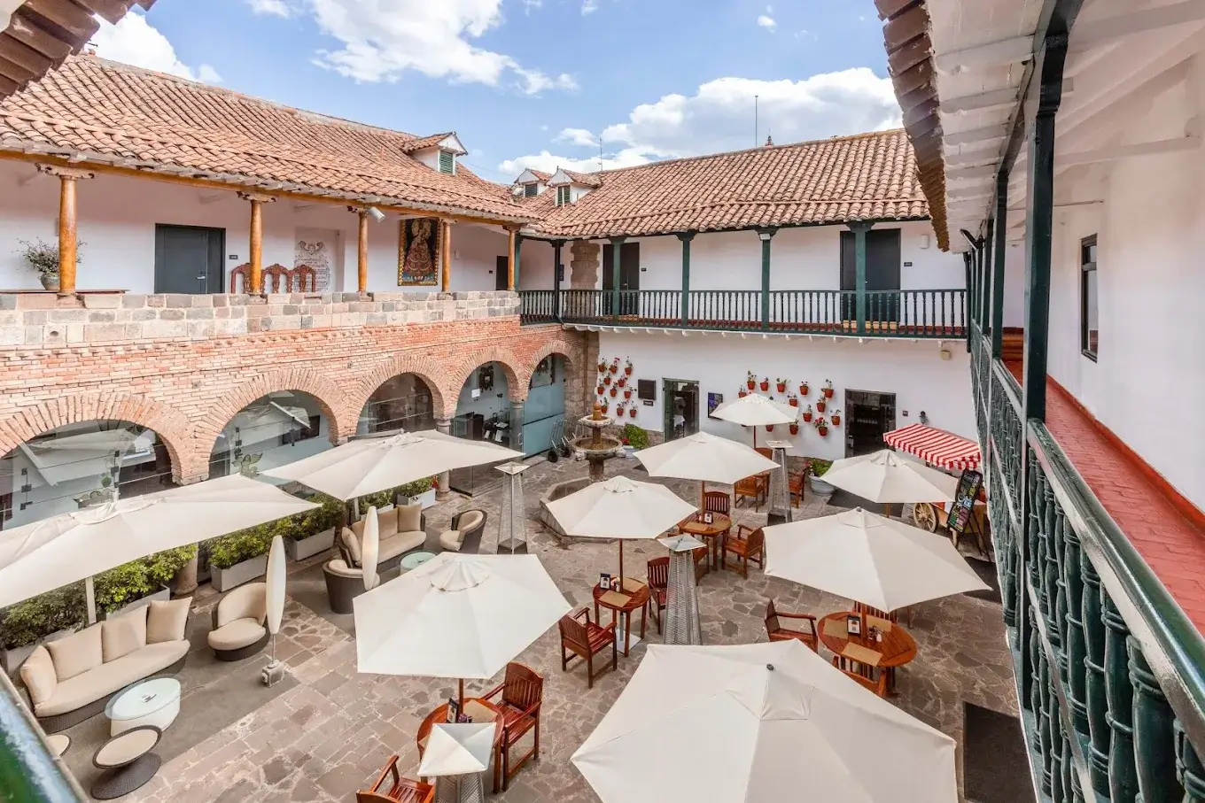 Patio colonial del hotel Casa Andina Premium Cusco