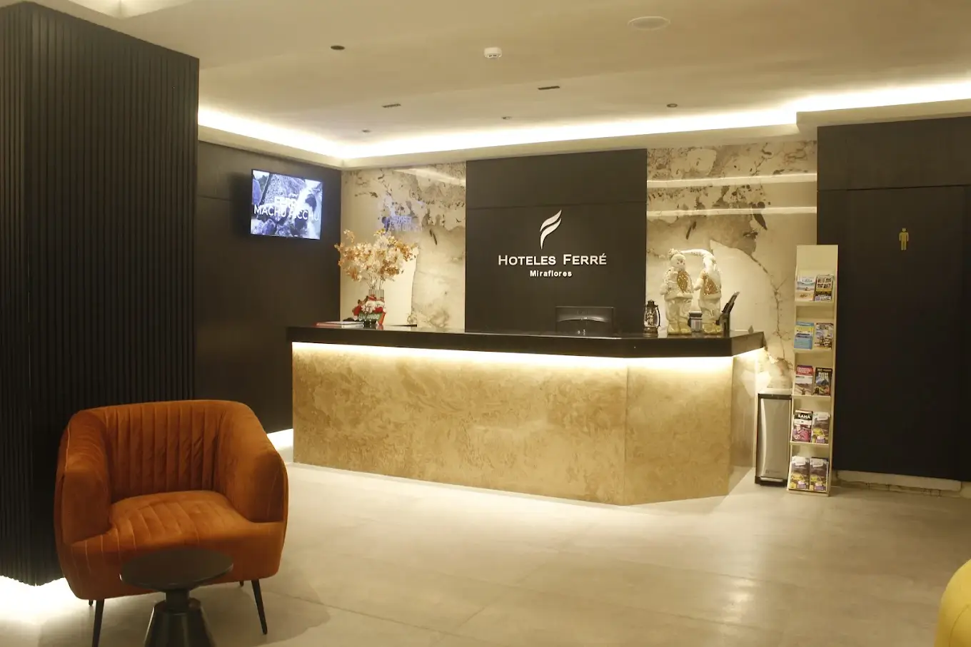 Recepción del Hotel Ferré Miraflores