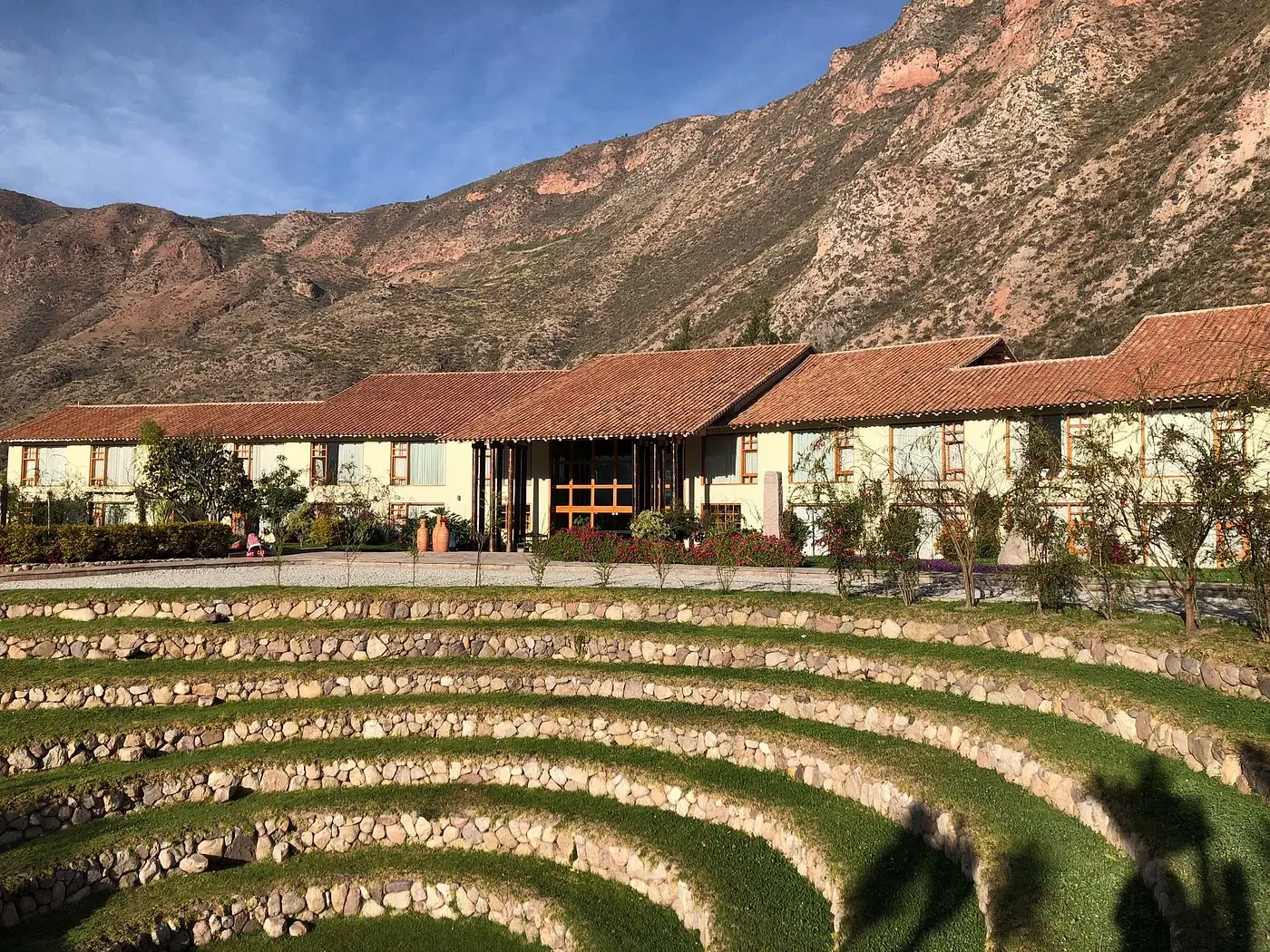 Vista exterior y jardines del hotel Taypikala Valle Sagrado Deluxe